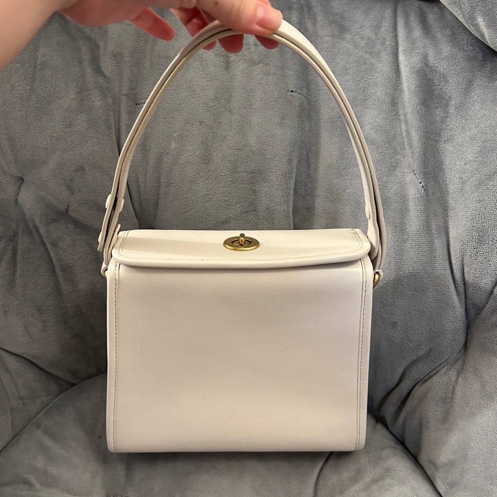 Elegant White Handbag